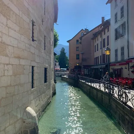 Blue Annecy